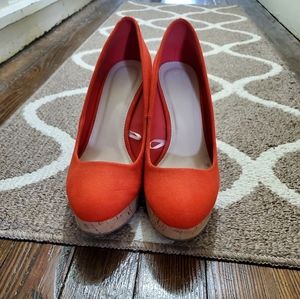 orange-red sandals, sz 8